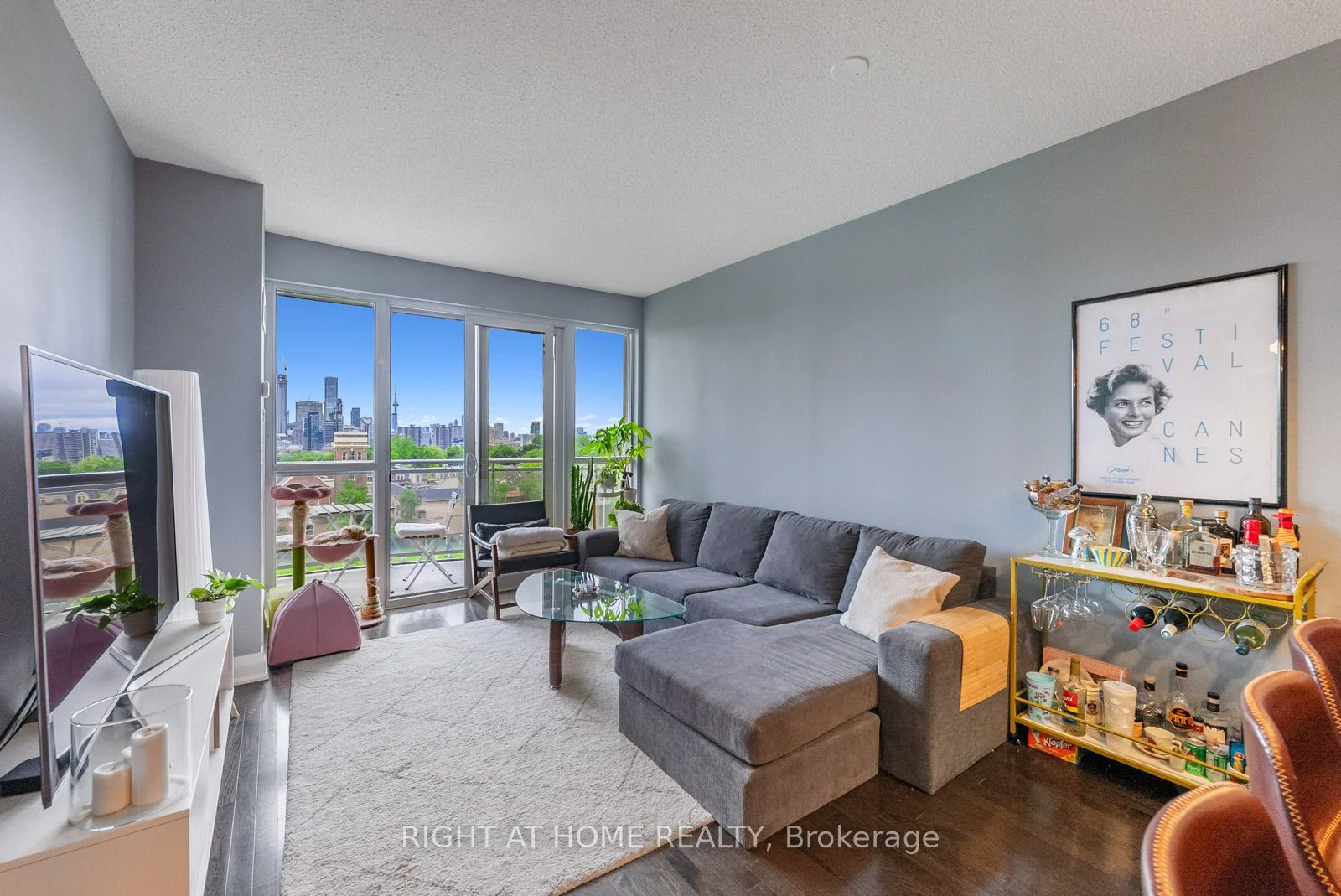 1430 Yonge Street 704, Toronto C02, On M4t 1y6