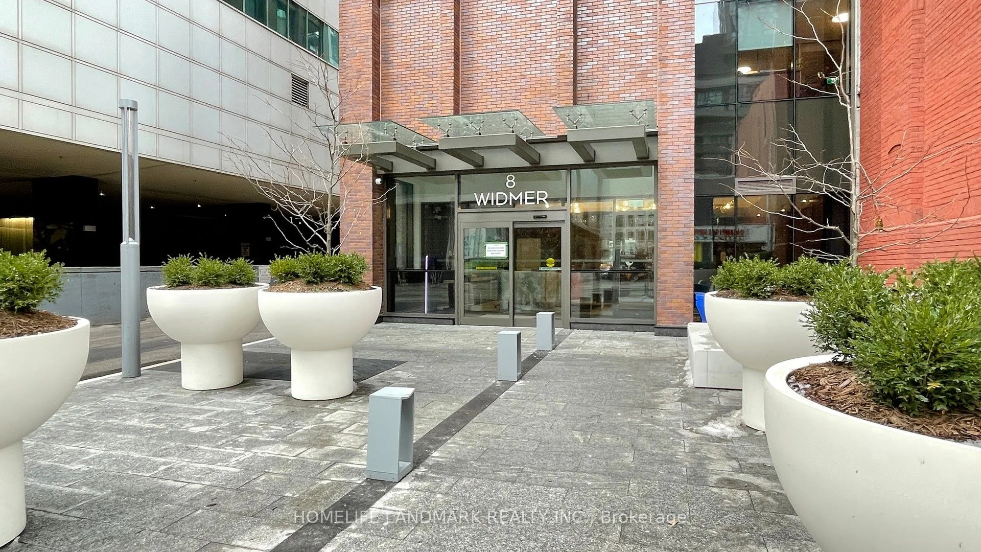 8 Widmer Street 2207, Toronto C01, On M5v 0w6