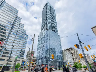 488 University Avenue 5202, Toronto C01, On M5g 0c1