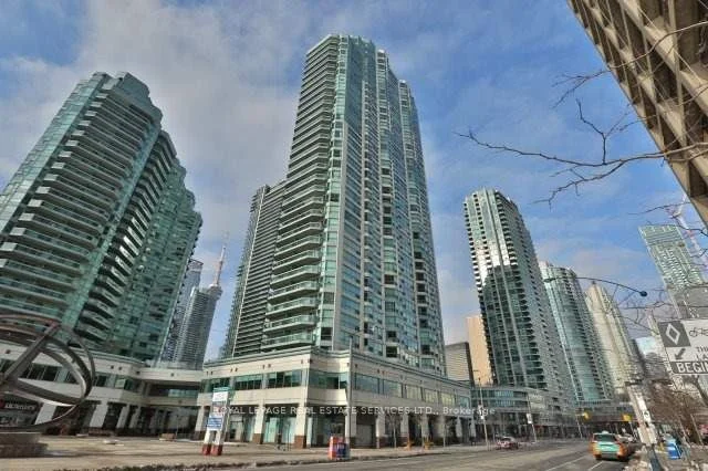 10 Yonge Street 1203, Toronto C01, On M5e 1r4