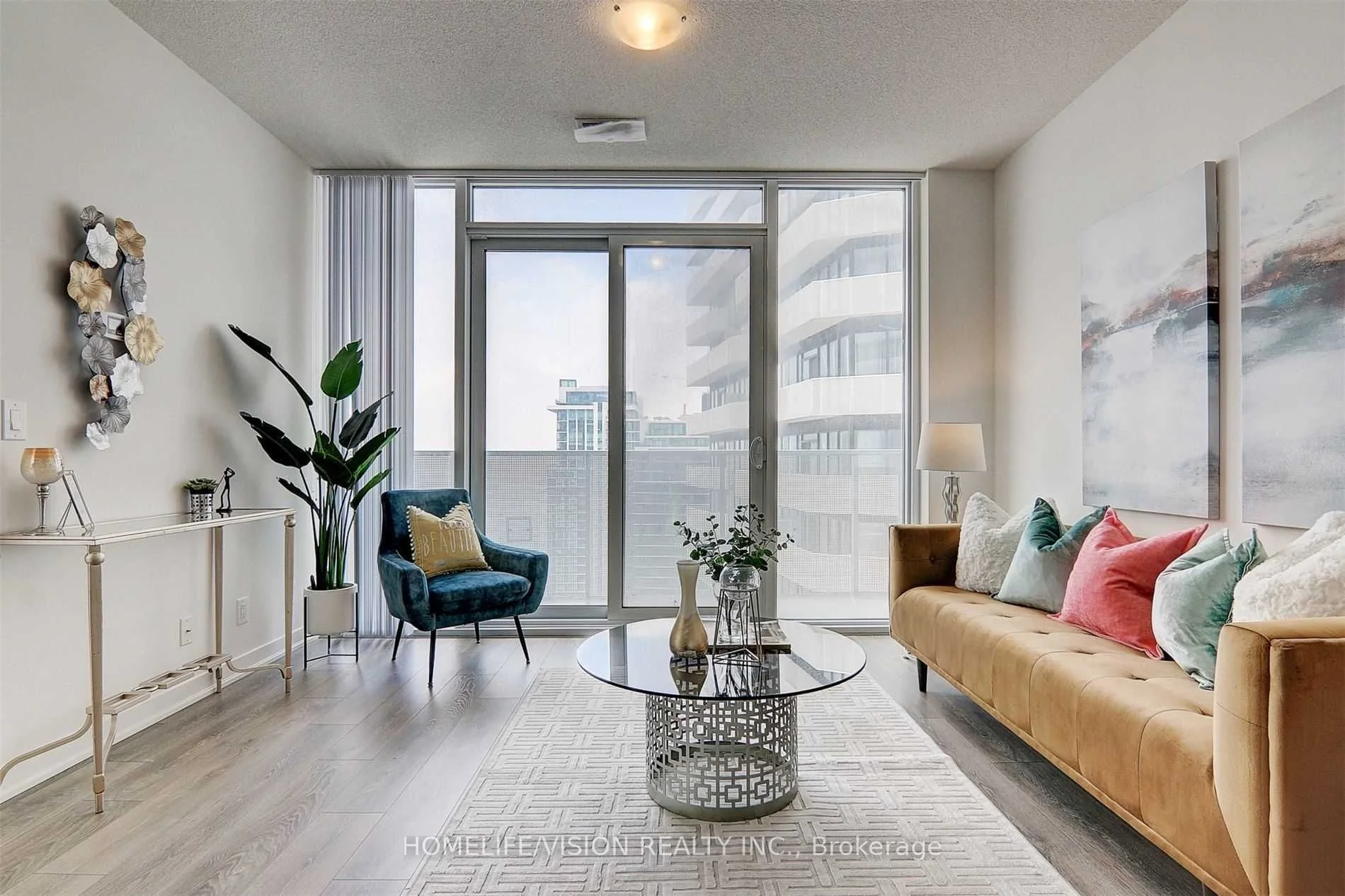 100 Harbour Street 4906, Toronto C01, ON M5J 2T5