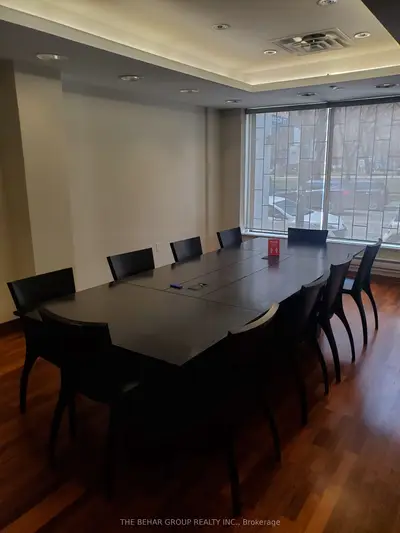 137 Church Street, Toronto, On M5b 1y4