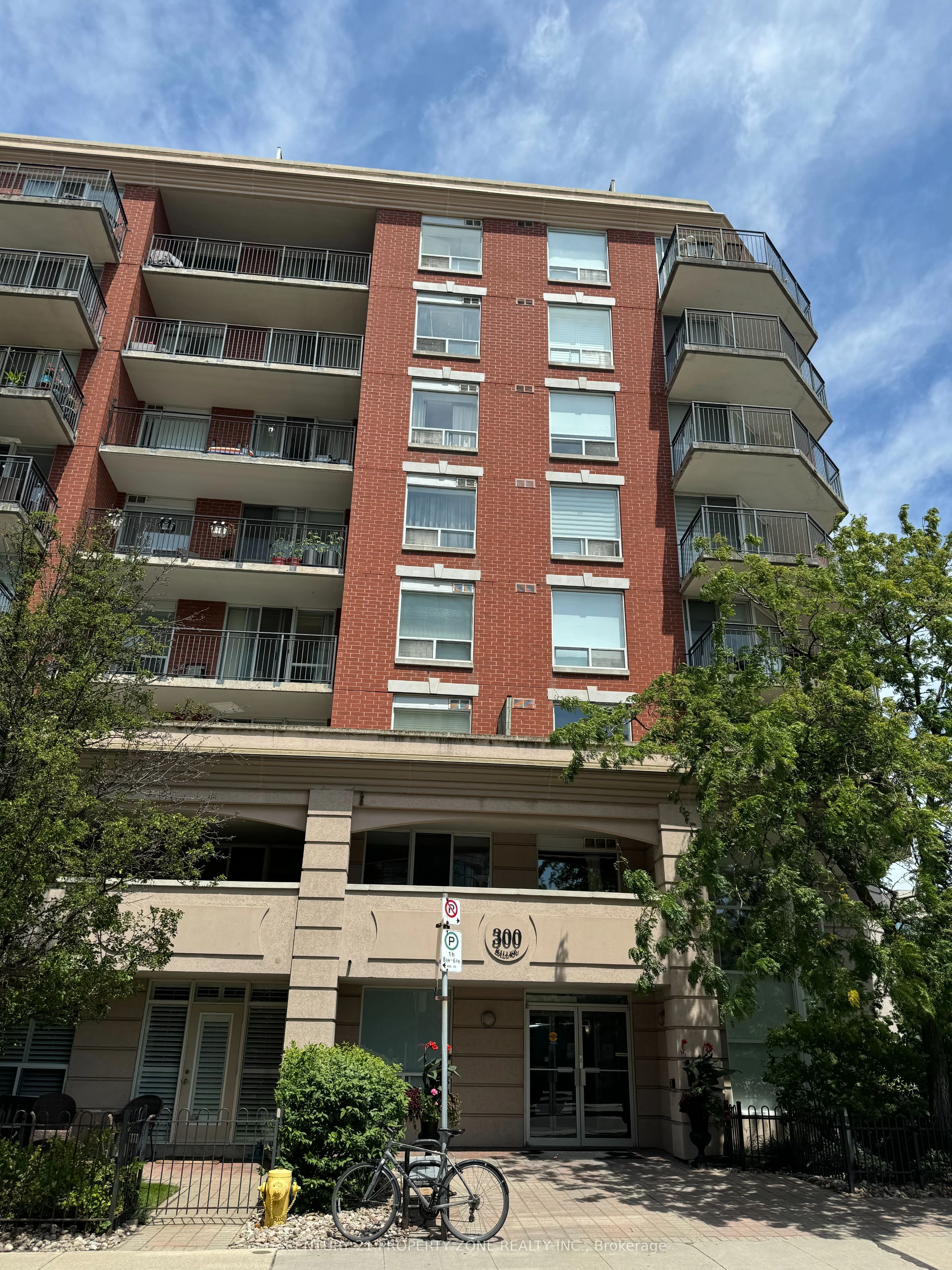 Condo Apartment in Toronto