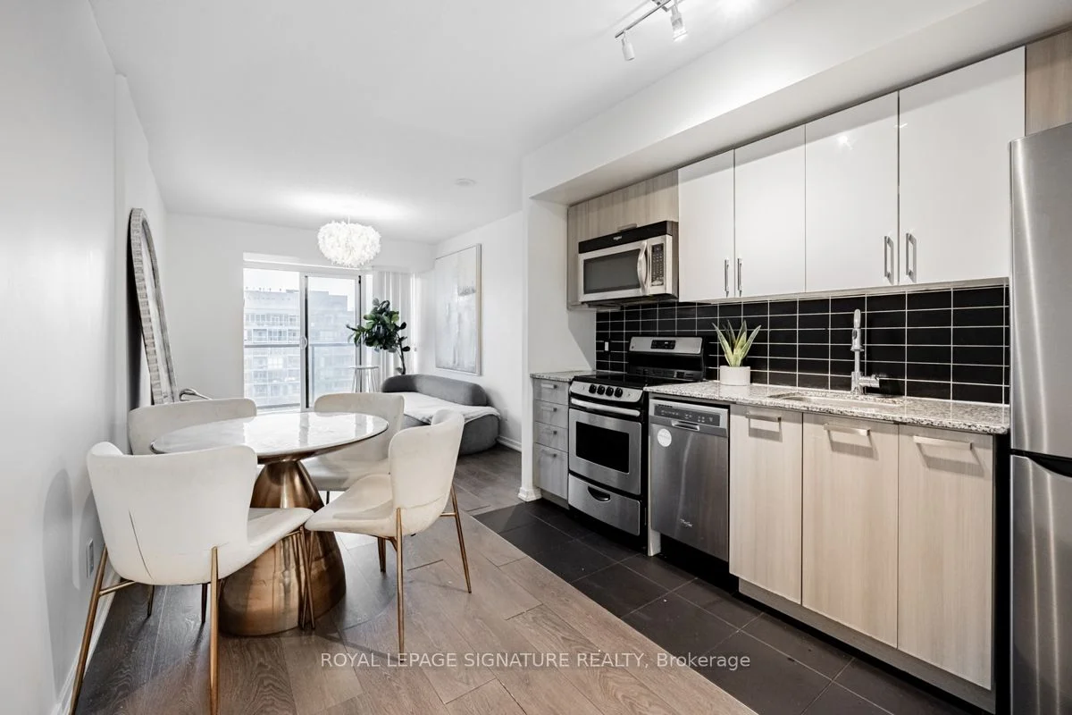 Condo Apartment in Toronto