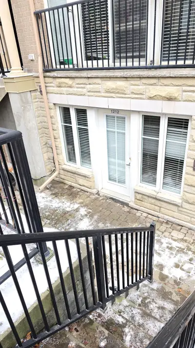 21 Pirandello Street E 1212, Toronto C01, On M6k 3r7