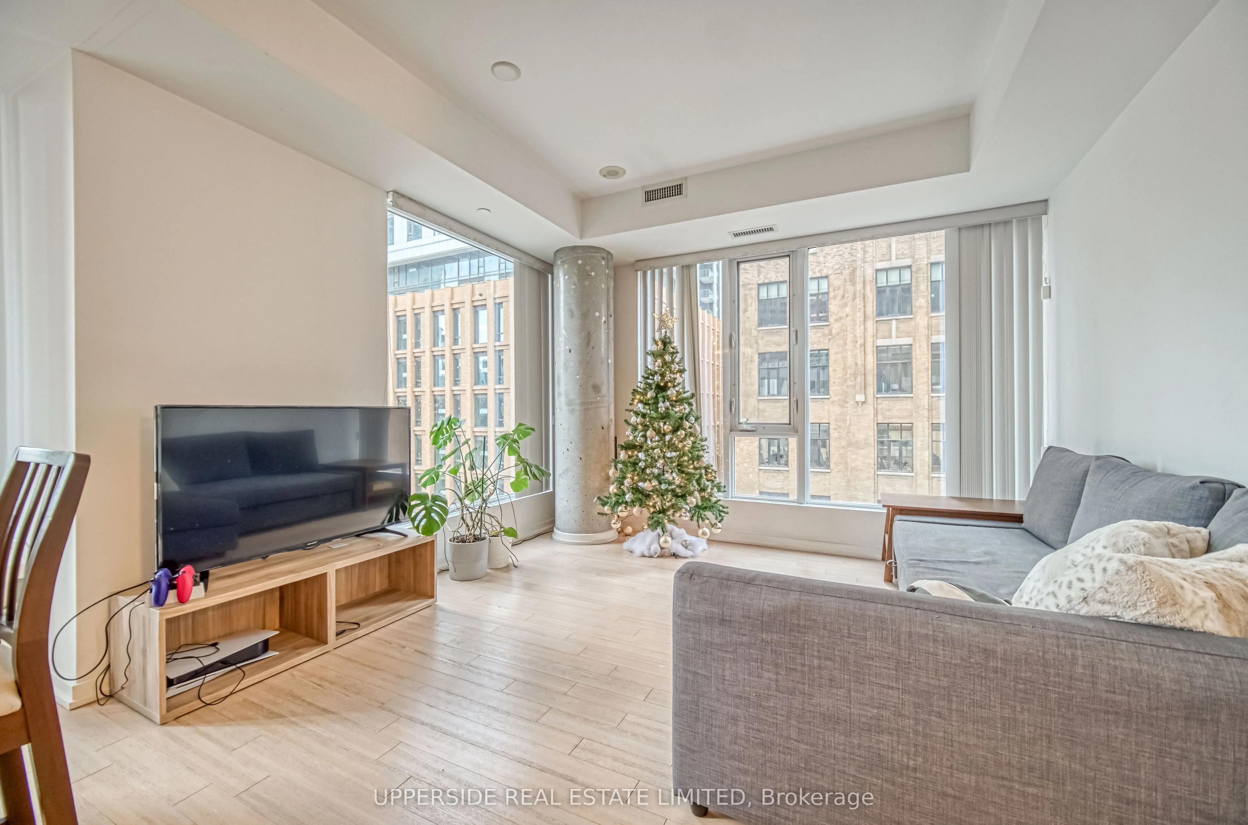 101 Peter Street 806, Toronto C01, ON M5V 0G6