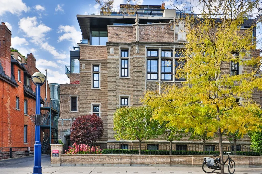 Common Element Condo in Toronto