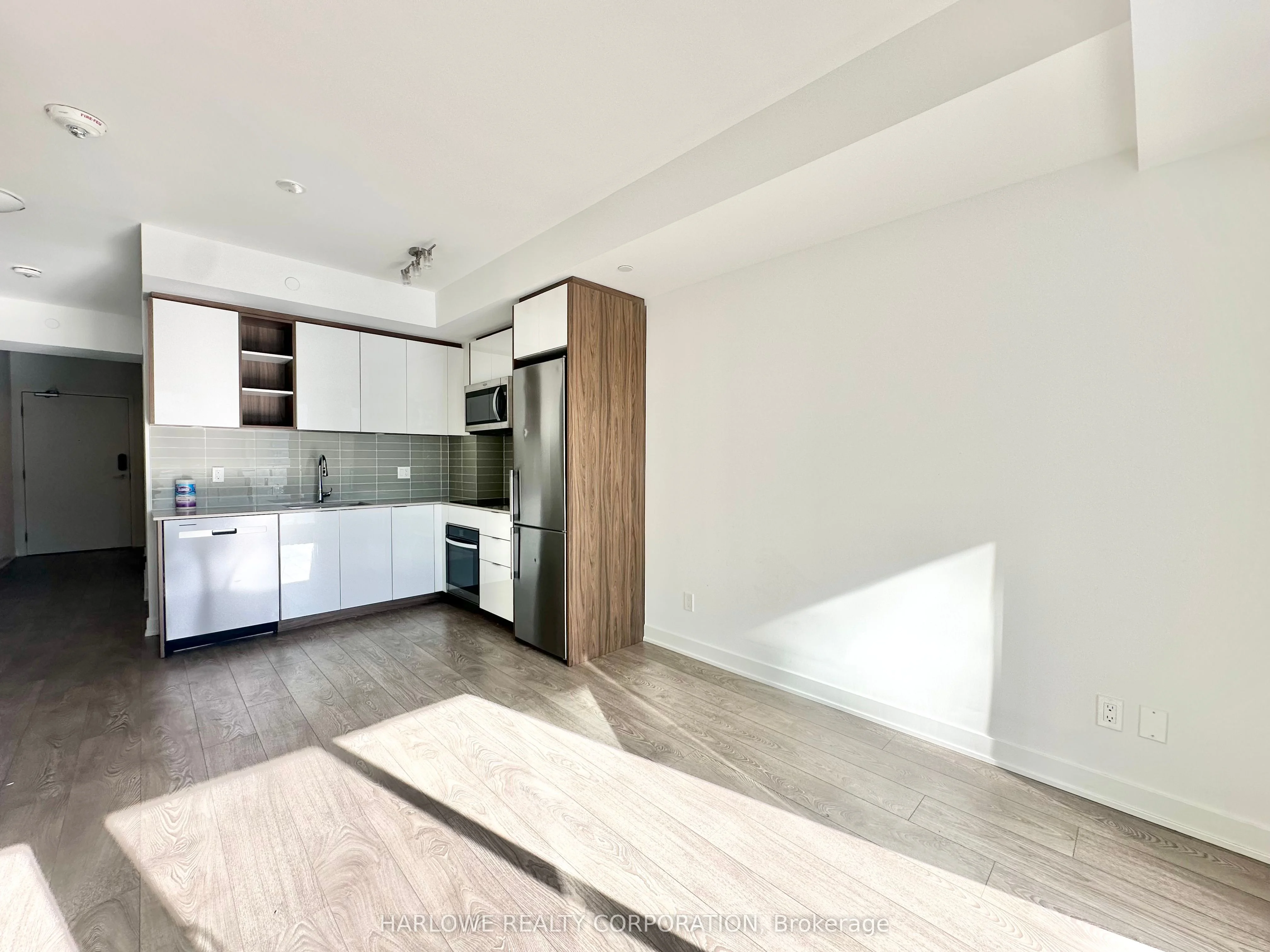 543 Richmond Street W 1020, Toronto C01, On M5v 0w9