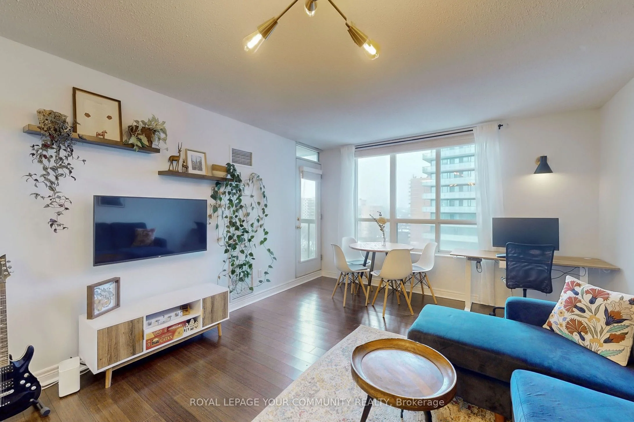 Condo Apartment in Toronto