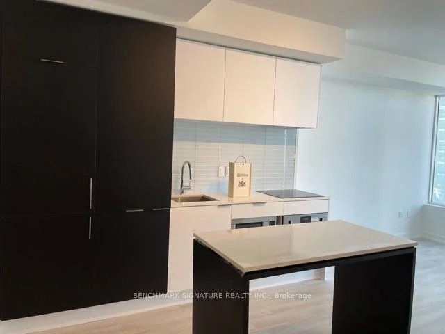 33 Helendale Avenue 1004, Toronto C03, On M4r 0a4