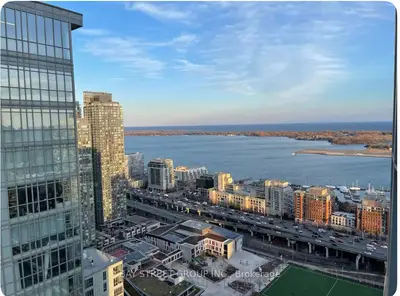 21 Iceboat Terrace 4303, Toronto C01, On M5v 4a9