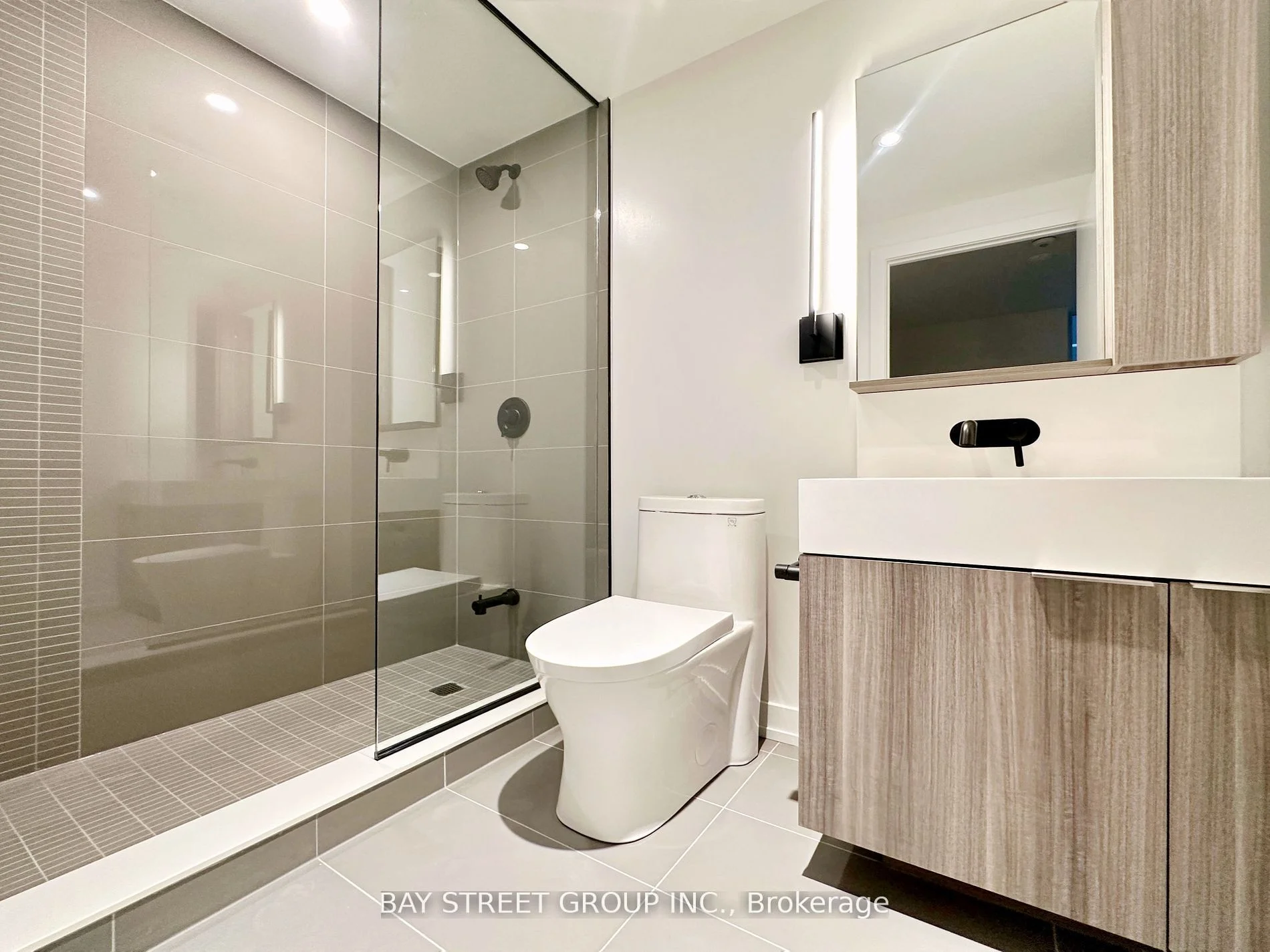 127 Broadway Avenue 605, Toronto C10, ON M4P 1V4