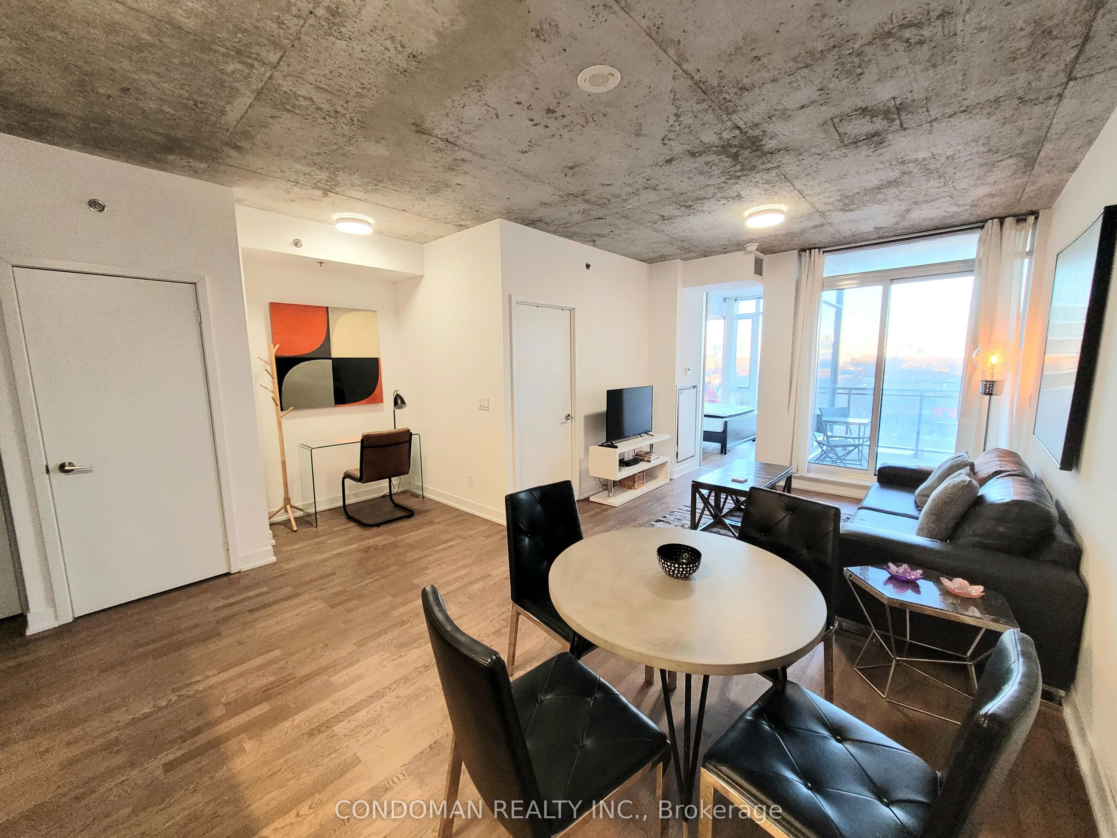Condo Apartment in Toronto