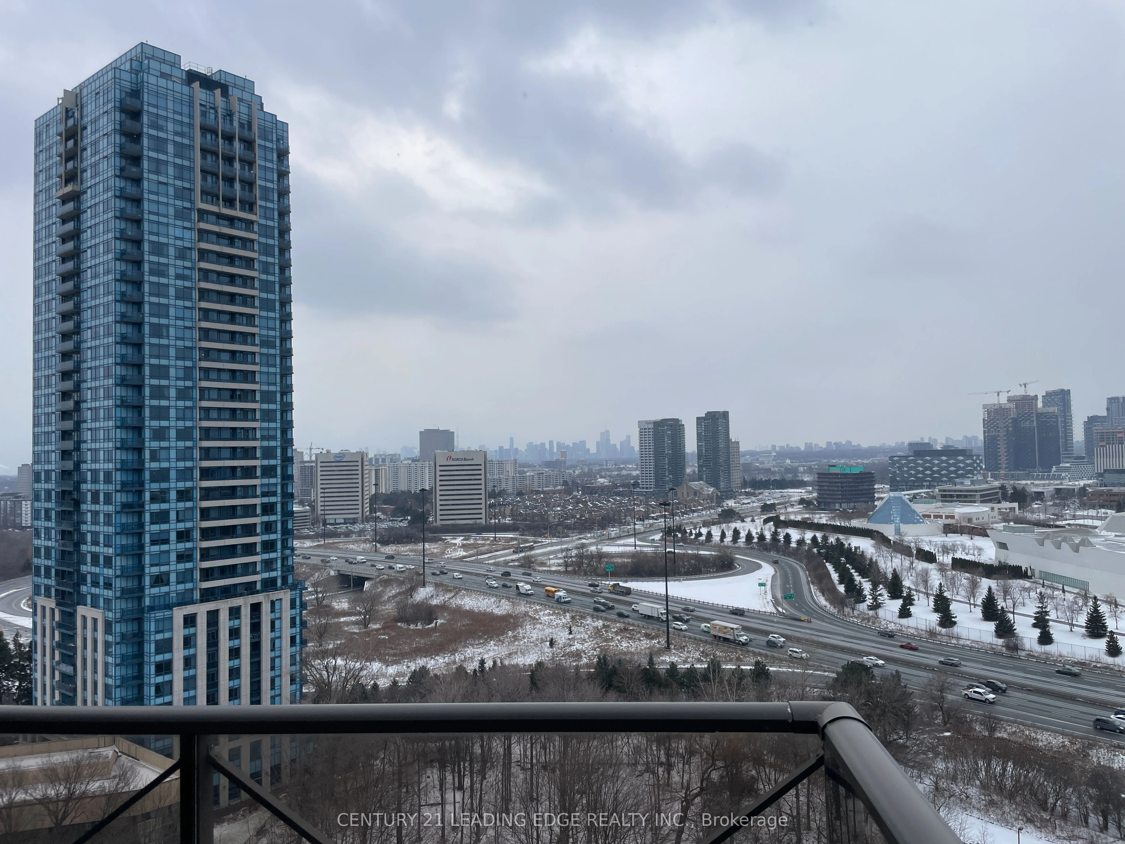 135 Wynford Drive 1705, Toronto C13, ON M3C 0J4