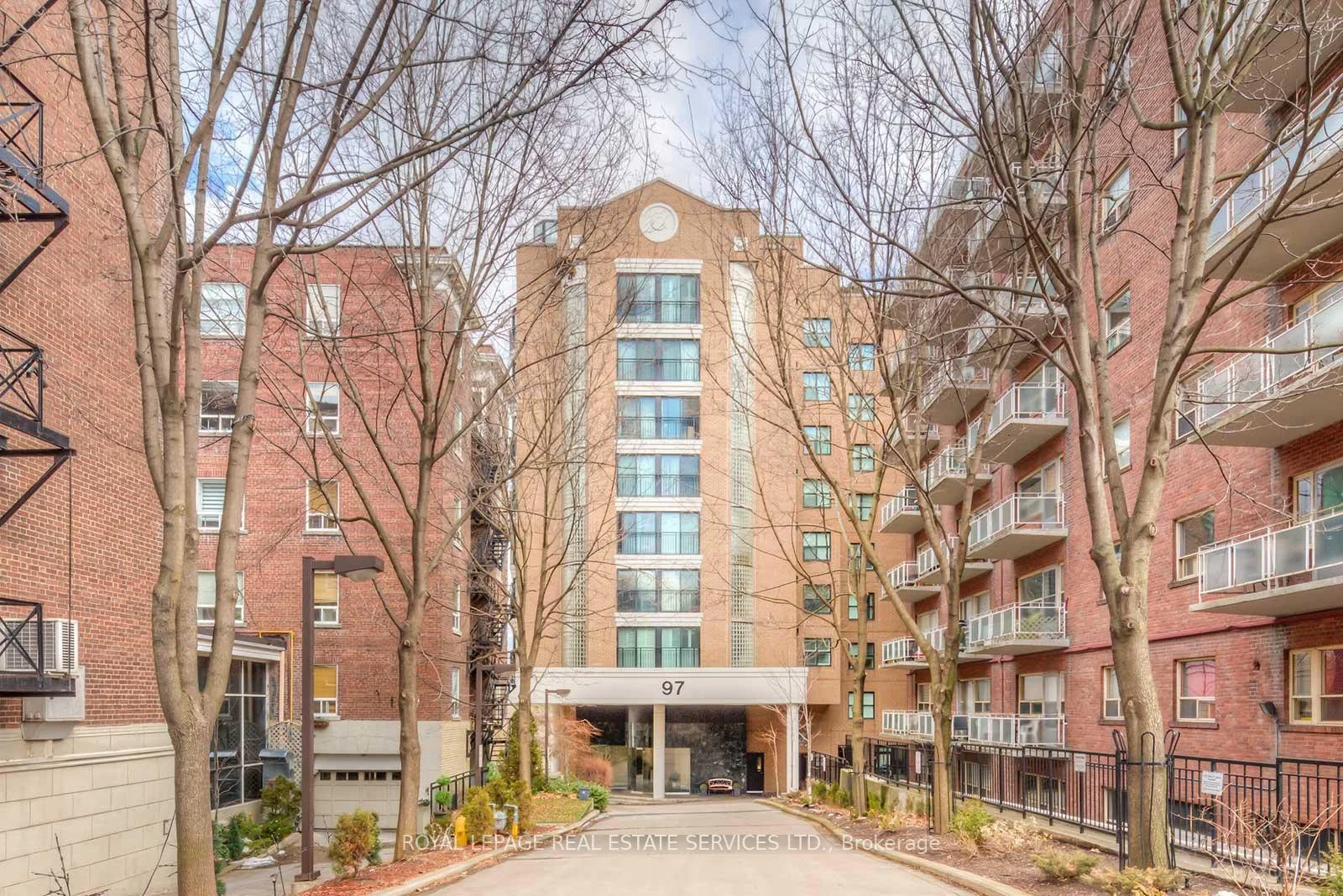 Condo Apartment in Toronto