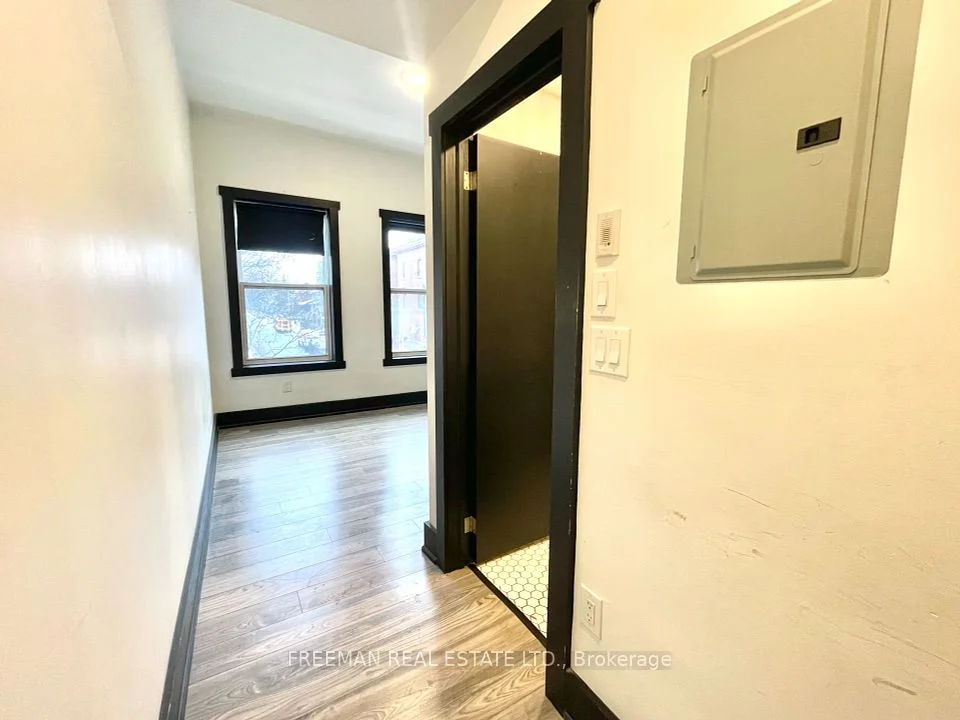 432 St. Clarens Avenue W 201, Toronto C01, ON M6H 1N7