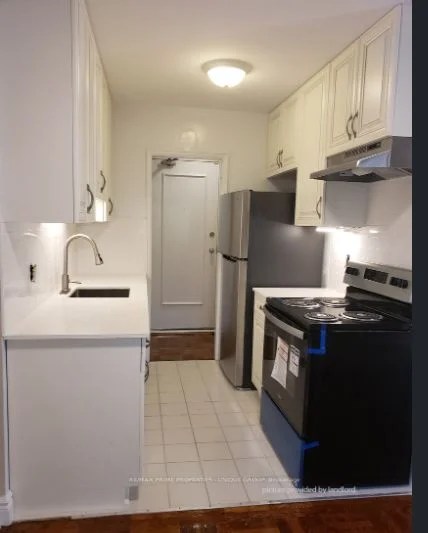 22 Woodlawn Avenue E 304, Toronto C09, ON M4T 1C1