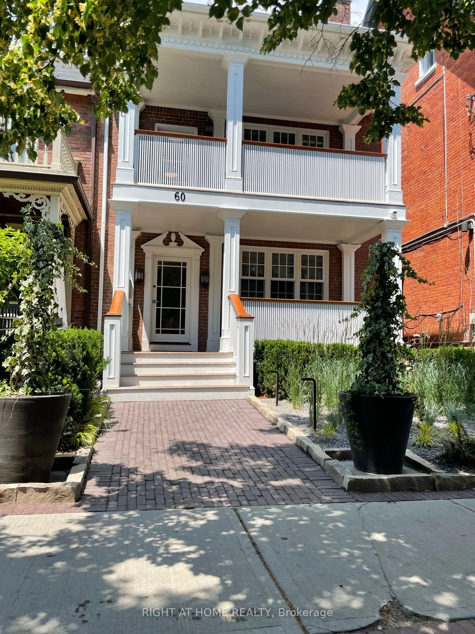 60 Winchester Street Lower Level, Toronto C08, On M4x 1a9