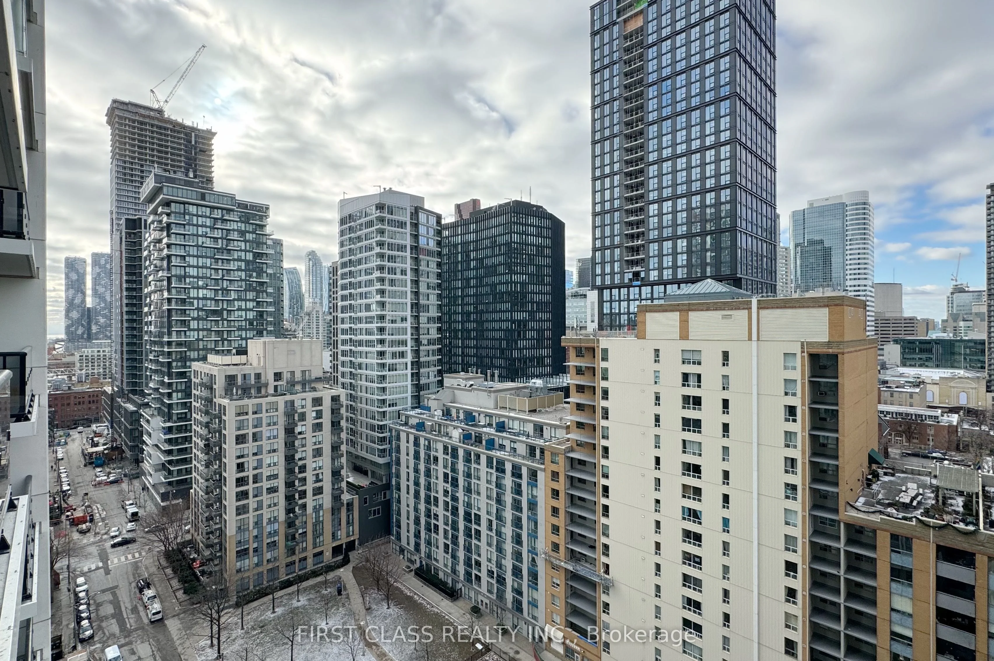 77 Mutual Street 1707, Toronto C08, On M5b 0b9