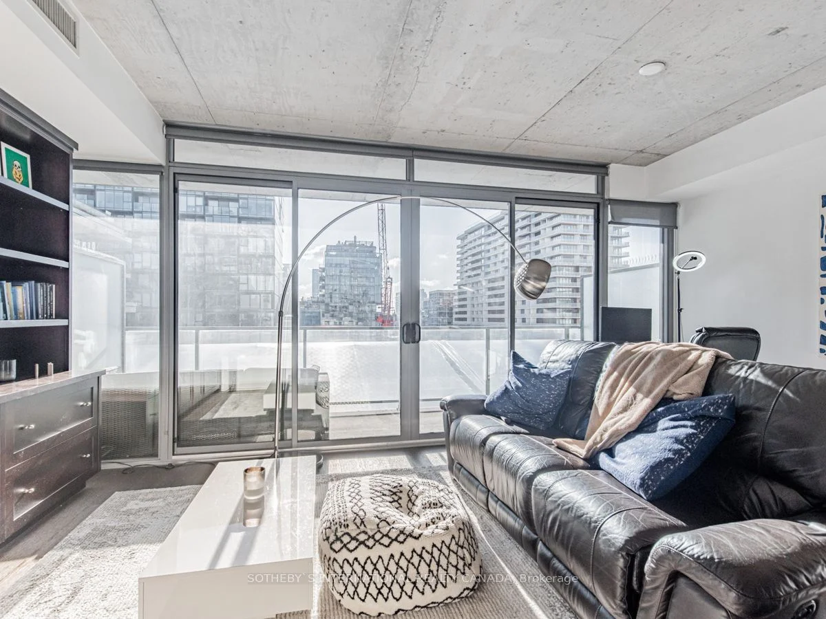 Condo Apartment in Toronto