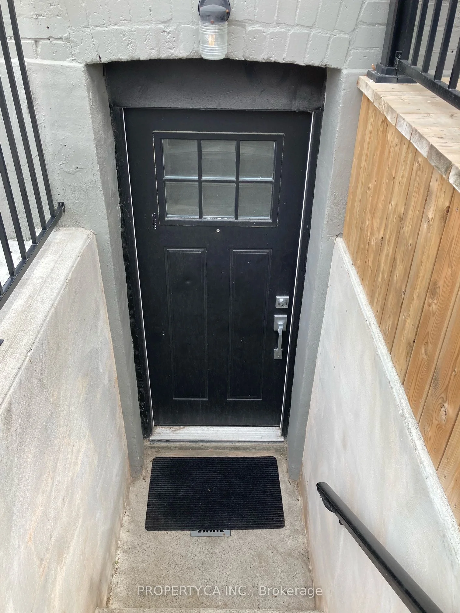 309 St Helens Avenue Lower, Toronto C01, ON M6H 4A2