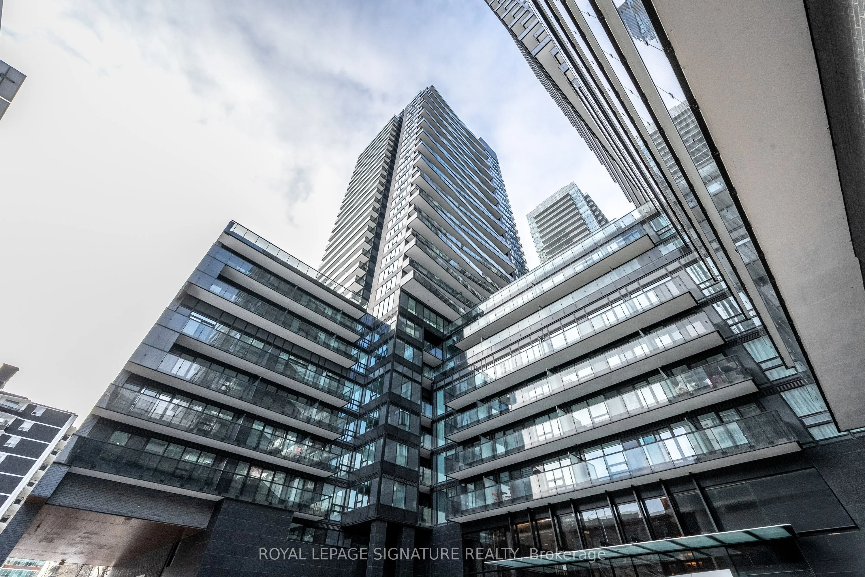 127 Broadway Avenue 508, Toronto C10, On M4p 1v4