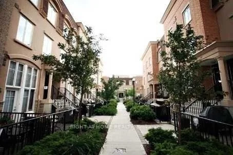 42 Western Battery Road 709, Toronto C01, On M6k 3p1