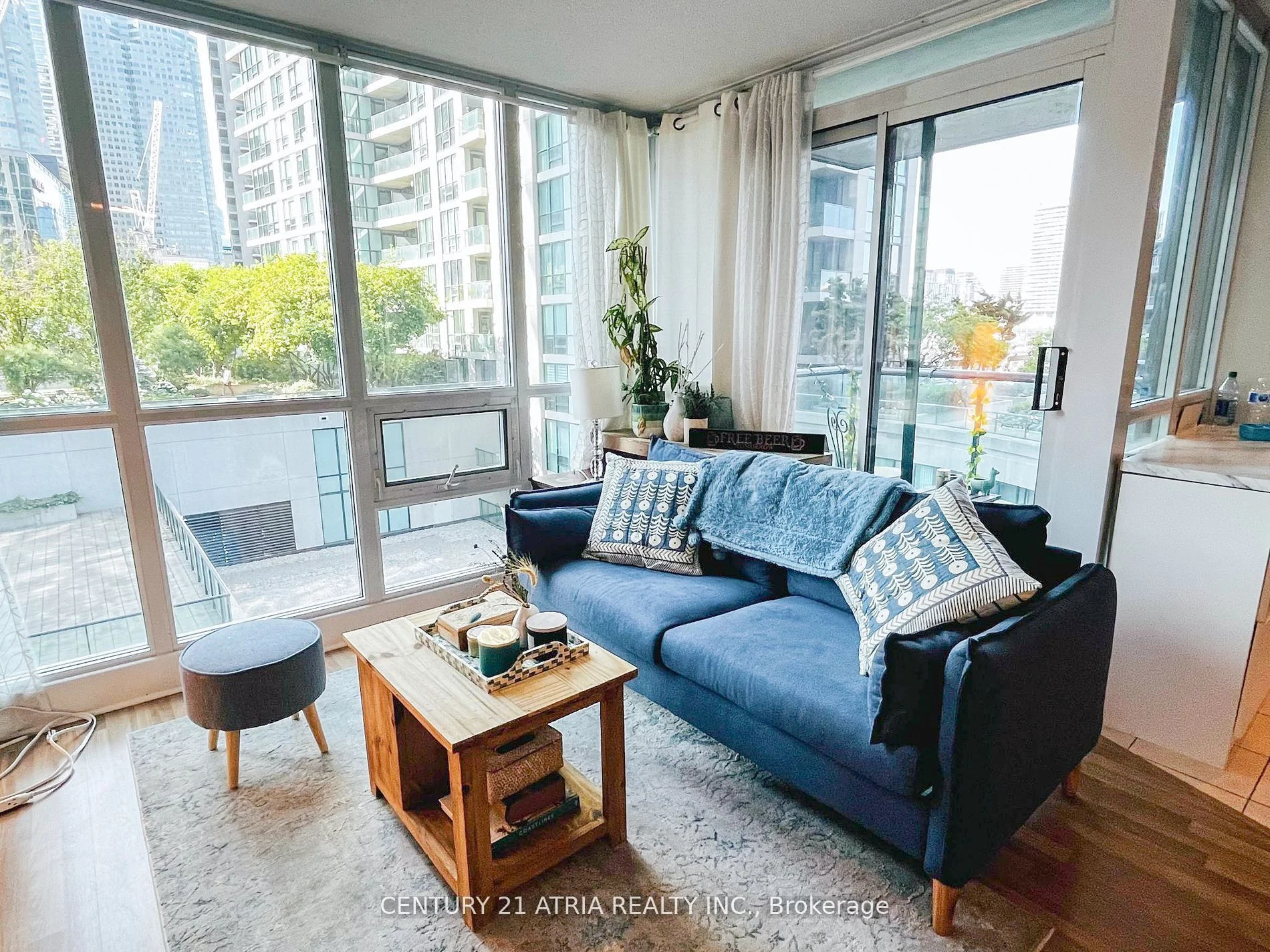 12 Yonge Street 602, Toronto C01, On M5e 1z9