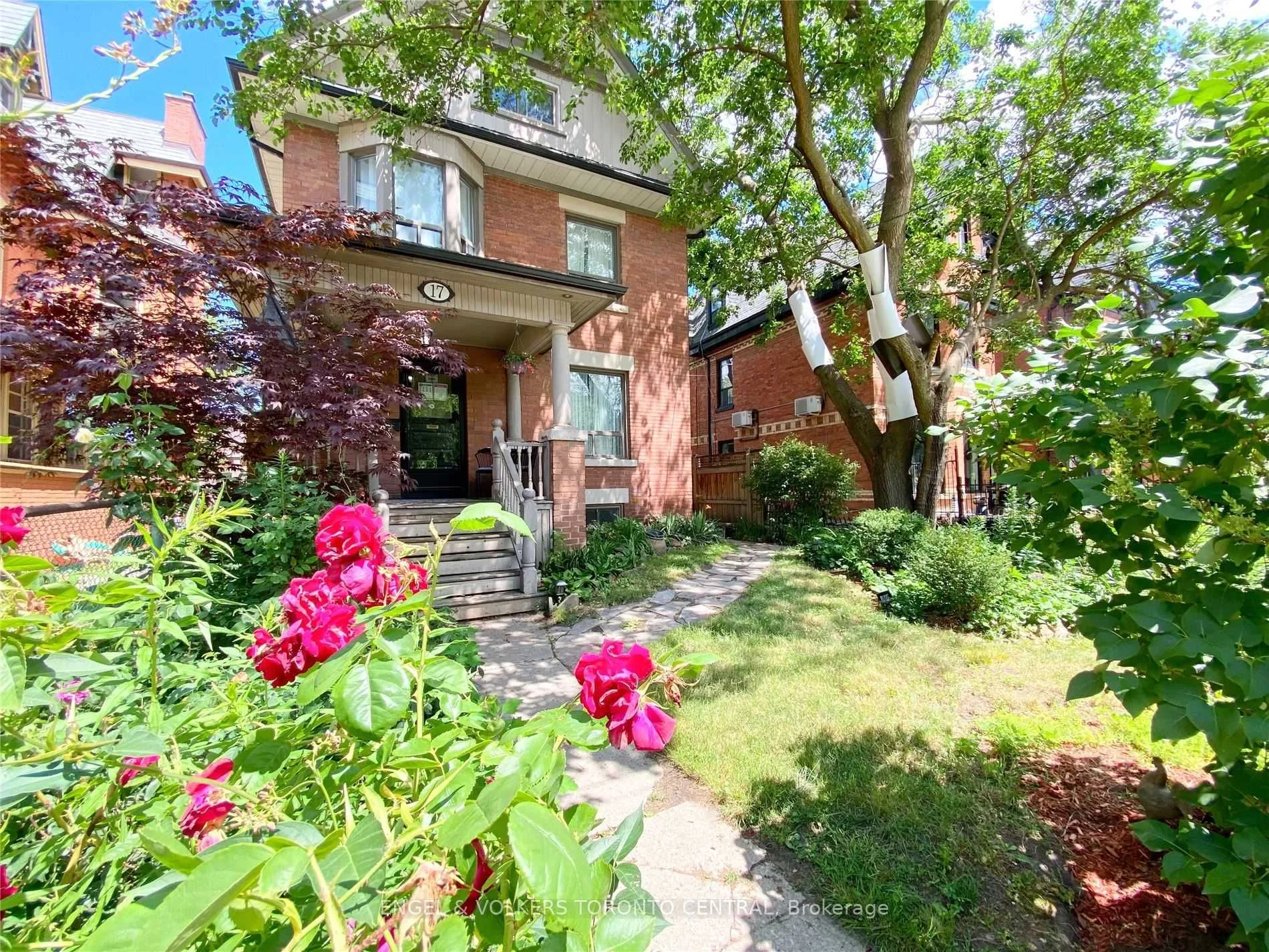 17 Rose Avenue Lower, Toronto C08, On M4x 1n7