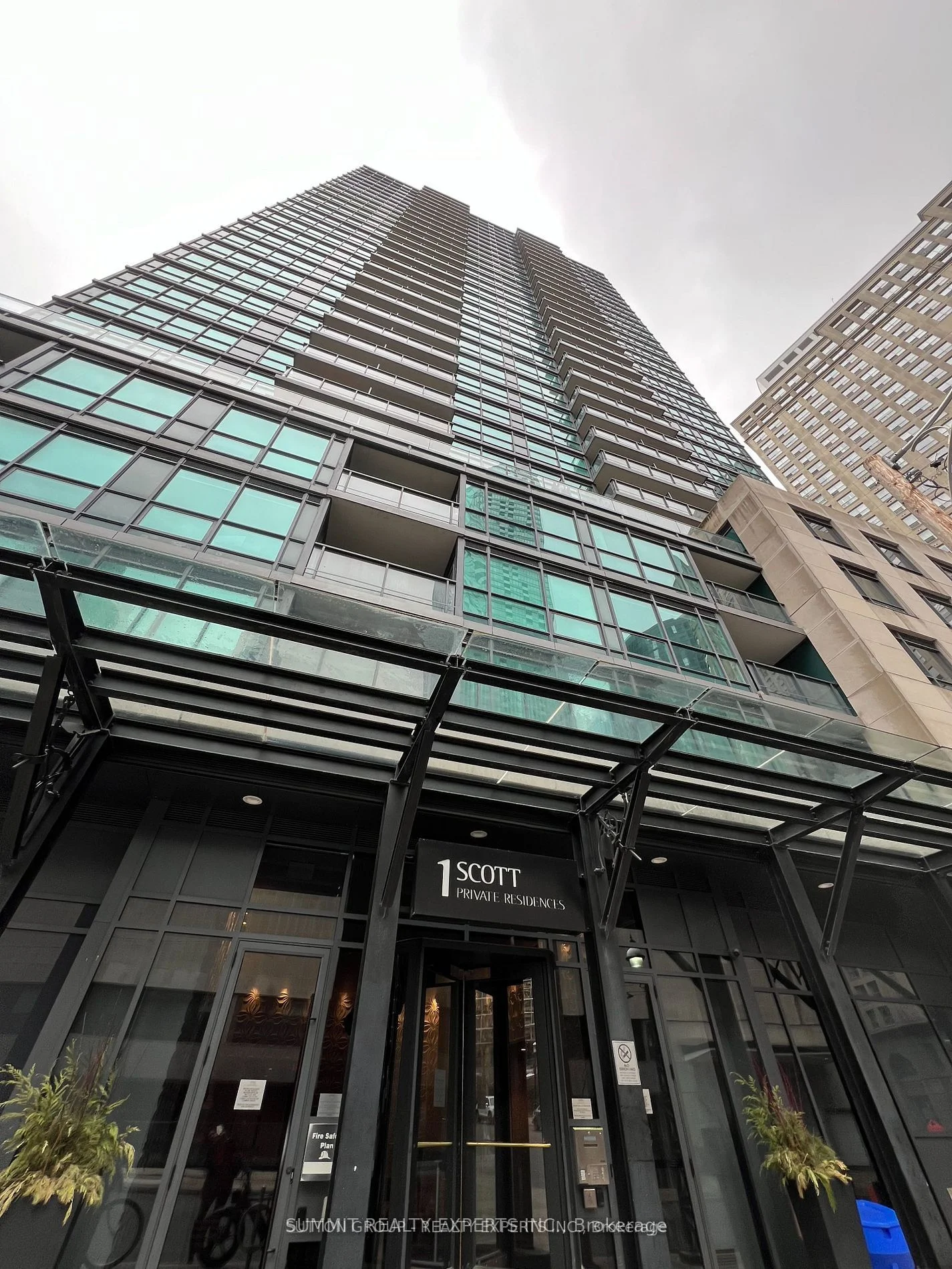 Condo Apartment in Toronto