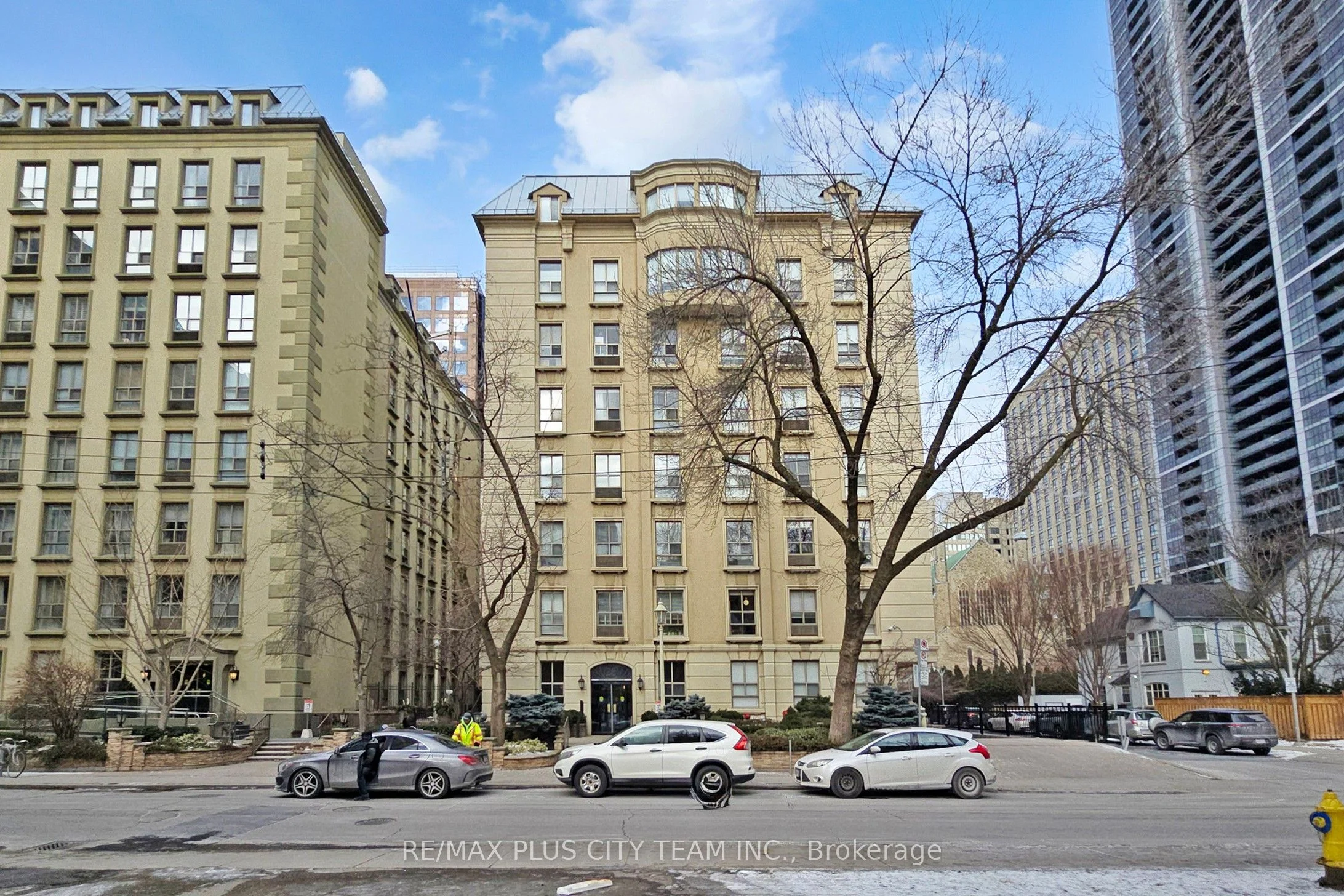 Condo Apartment in Toronto