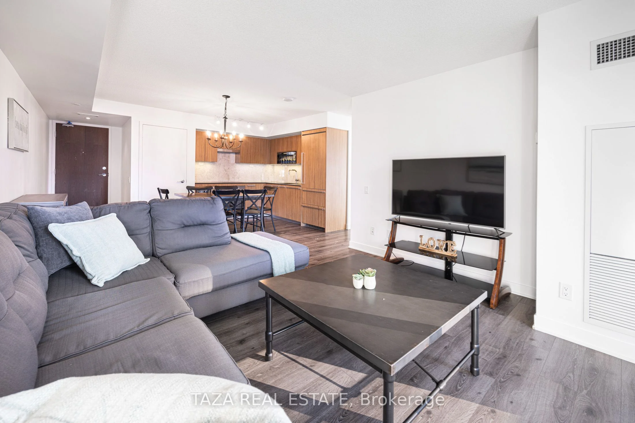70 Queens Wharf Road 312, Toronto C01, ON M5V 0J2