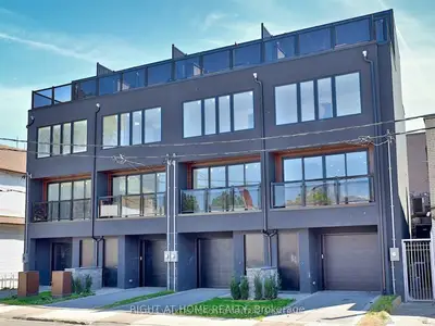 Att/Row/Townhouse in Toronto