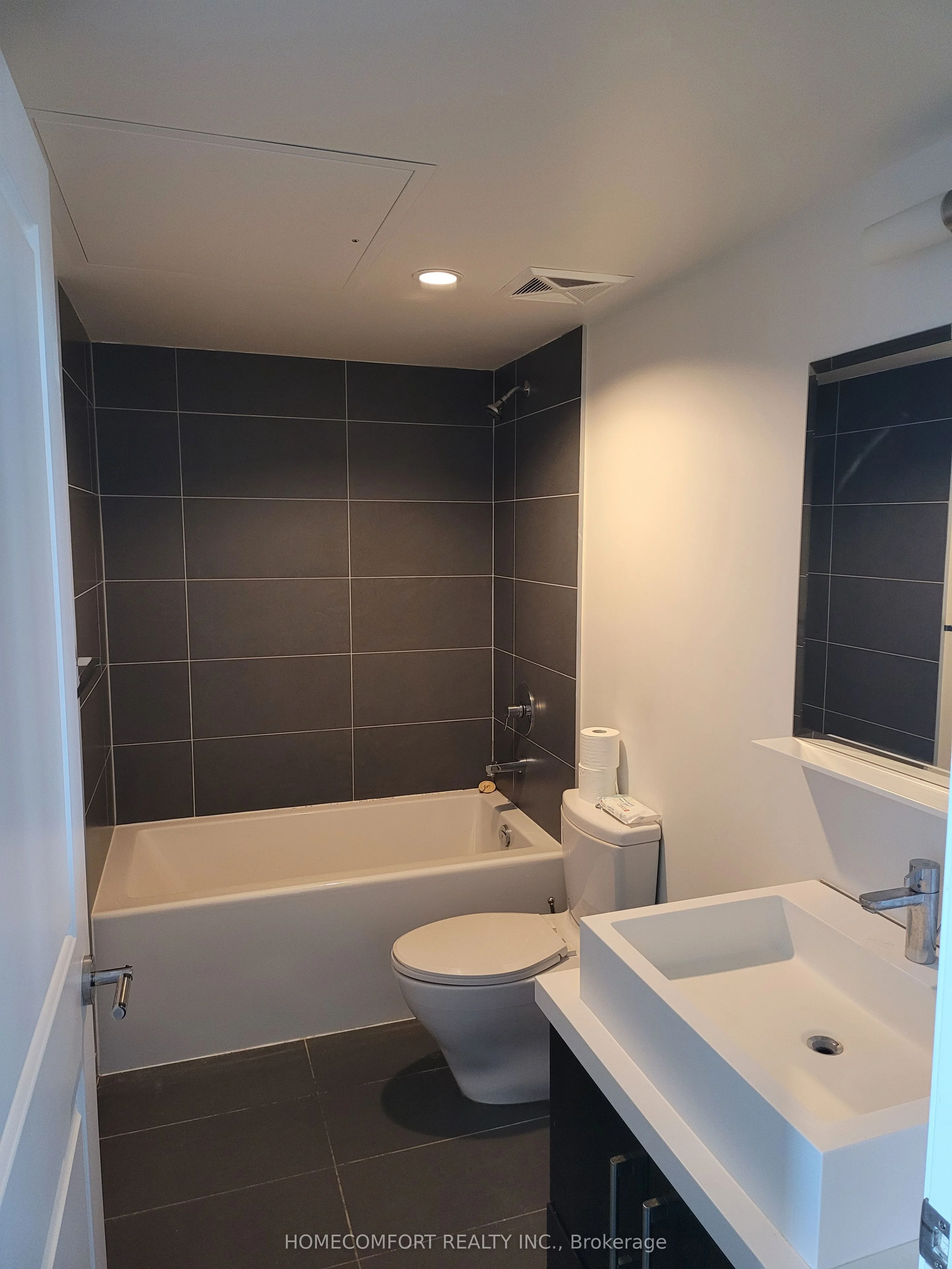 1080 bay Street 1505, Toronto C01, ON M5S 0A5