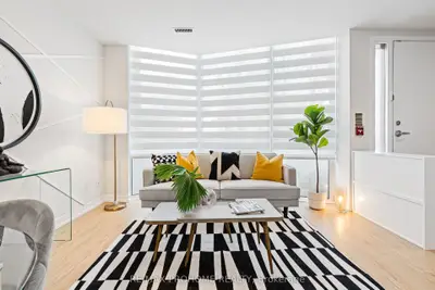 87 Wood Street S Th01, Toronto C08, On M4y 0e8