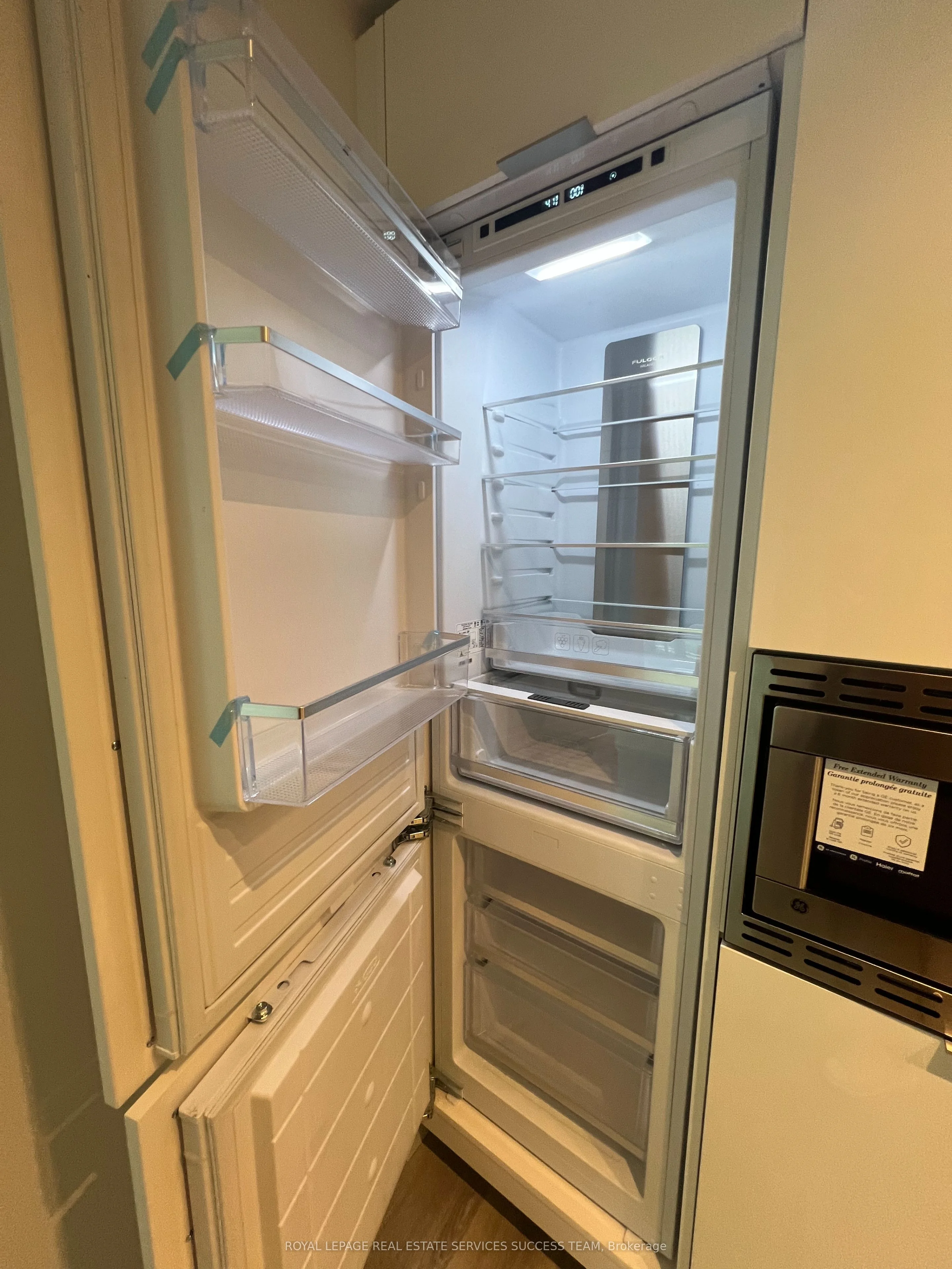 230 SIMCOE Street 3312, Toronto C01, ON M5T 0G7