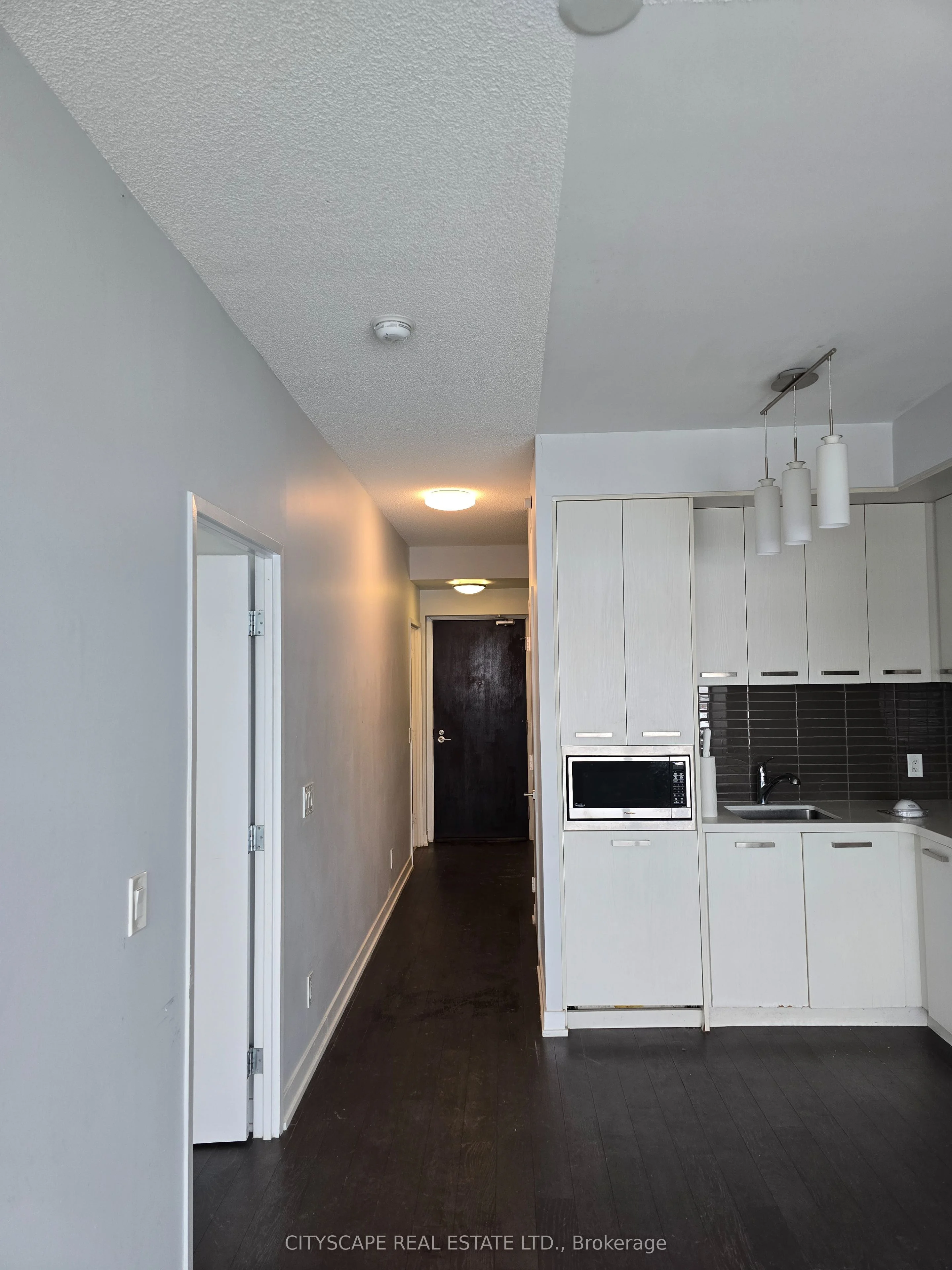 120 Bayview Avenue S203, Toronto C08, On M5a 0g4