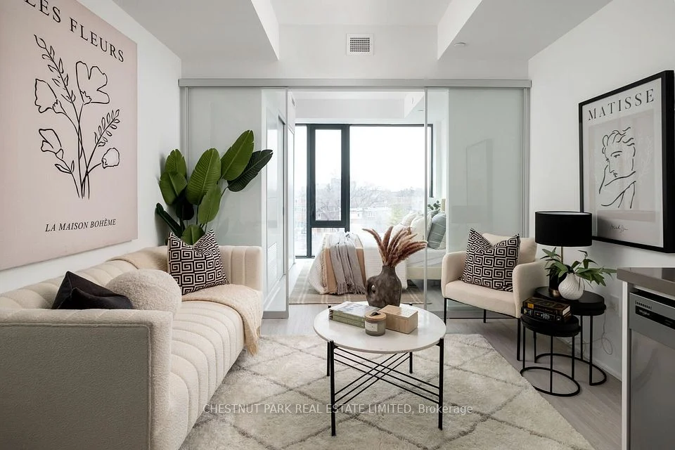 195 McCaul Street 404, Toronto C01, ON M5T 1W6