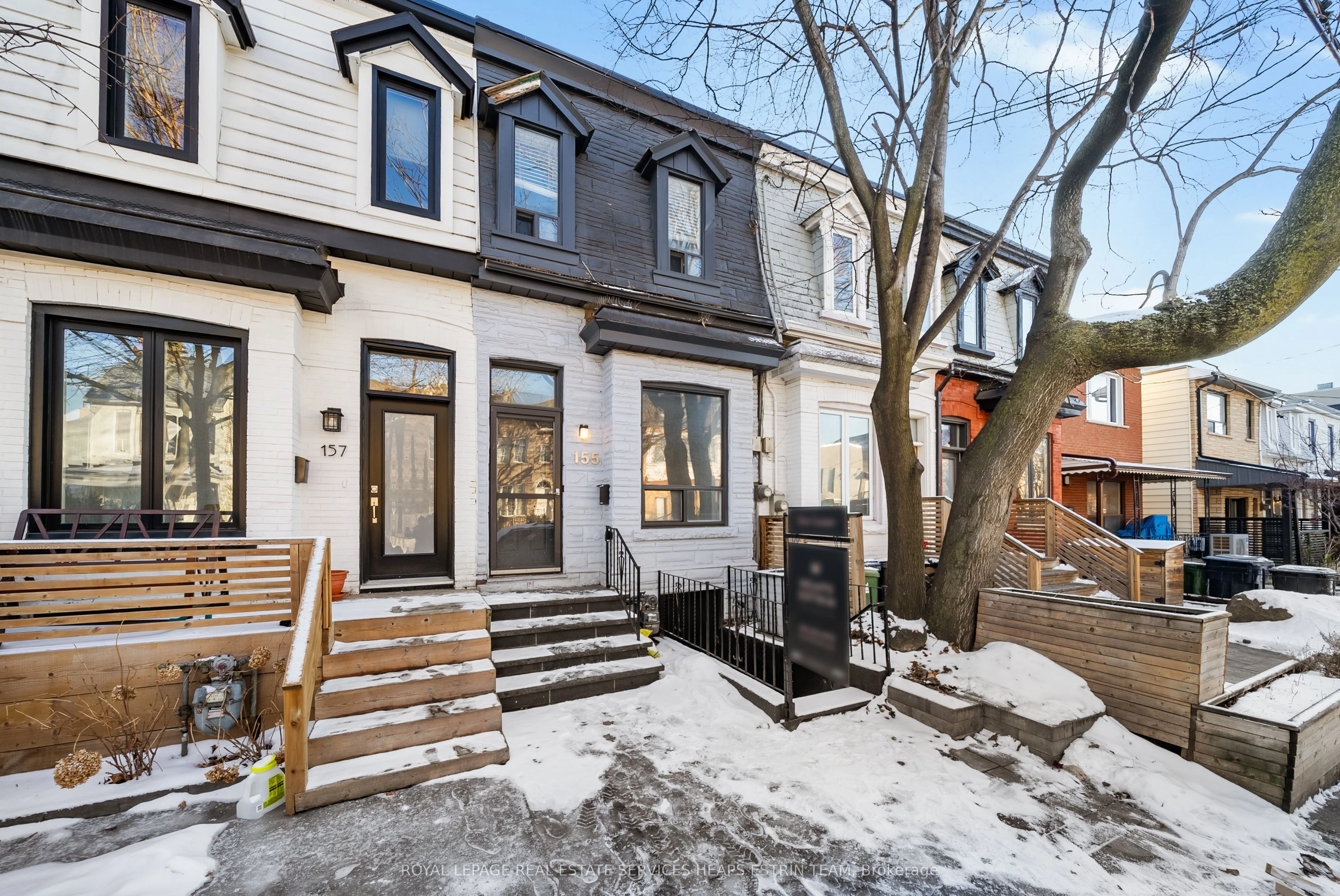 155 Claremont Street, Toronto C01, On M6j 2m7