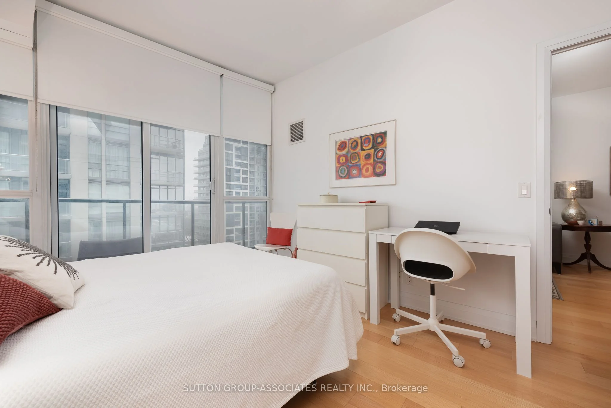 530 St Clair Avenue W 1406, Toronto C03, ON M6C 0A2