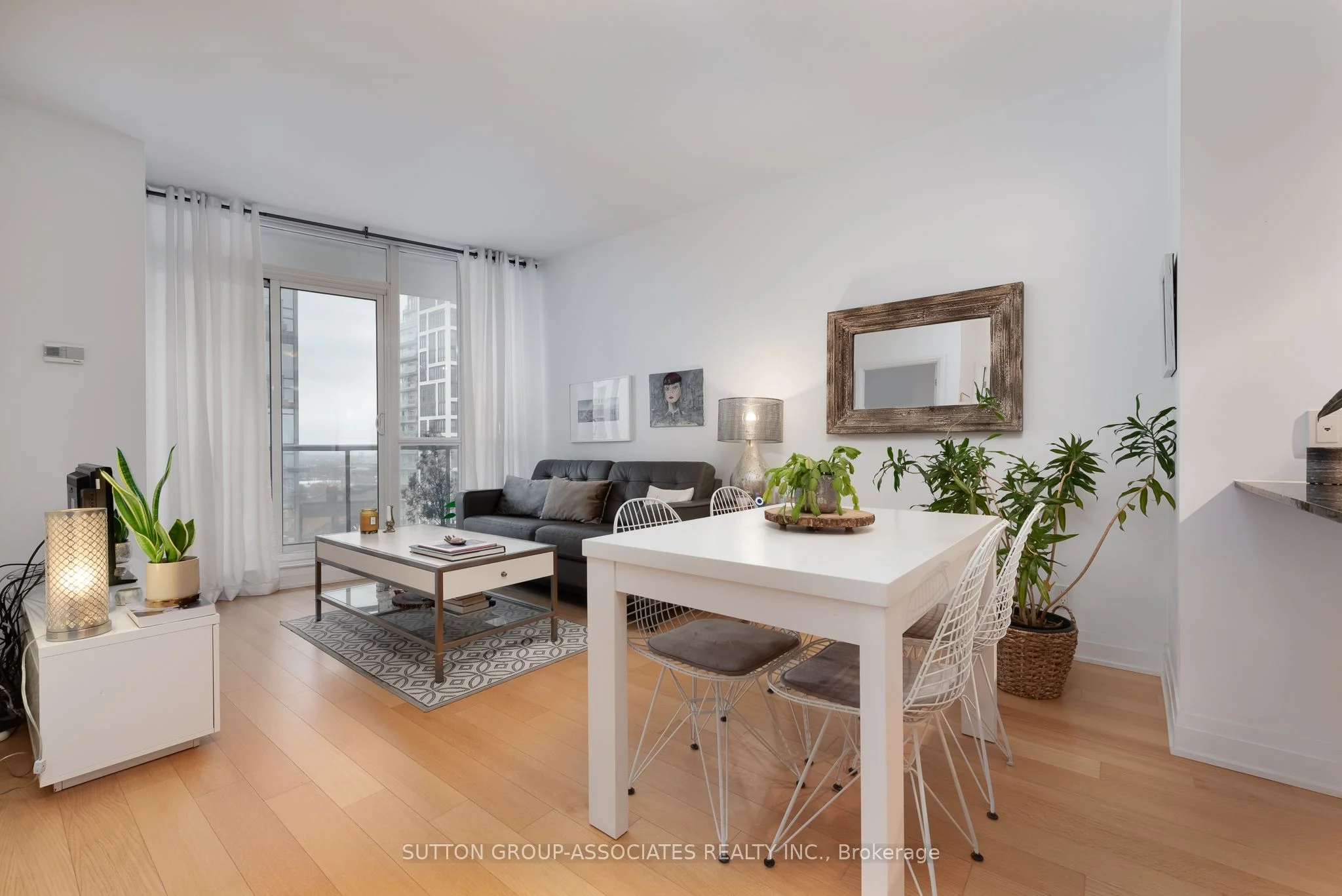 Condo Apartment in Toronto