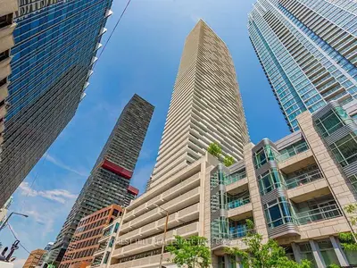 2221 Yonge Street 5802, Toronto C10, On M4s 2b4