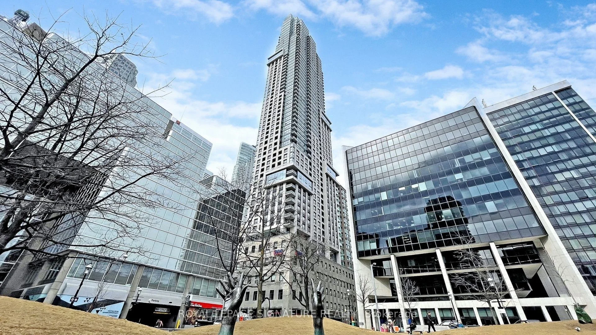 Condo Apartment in Toronto