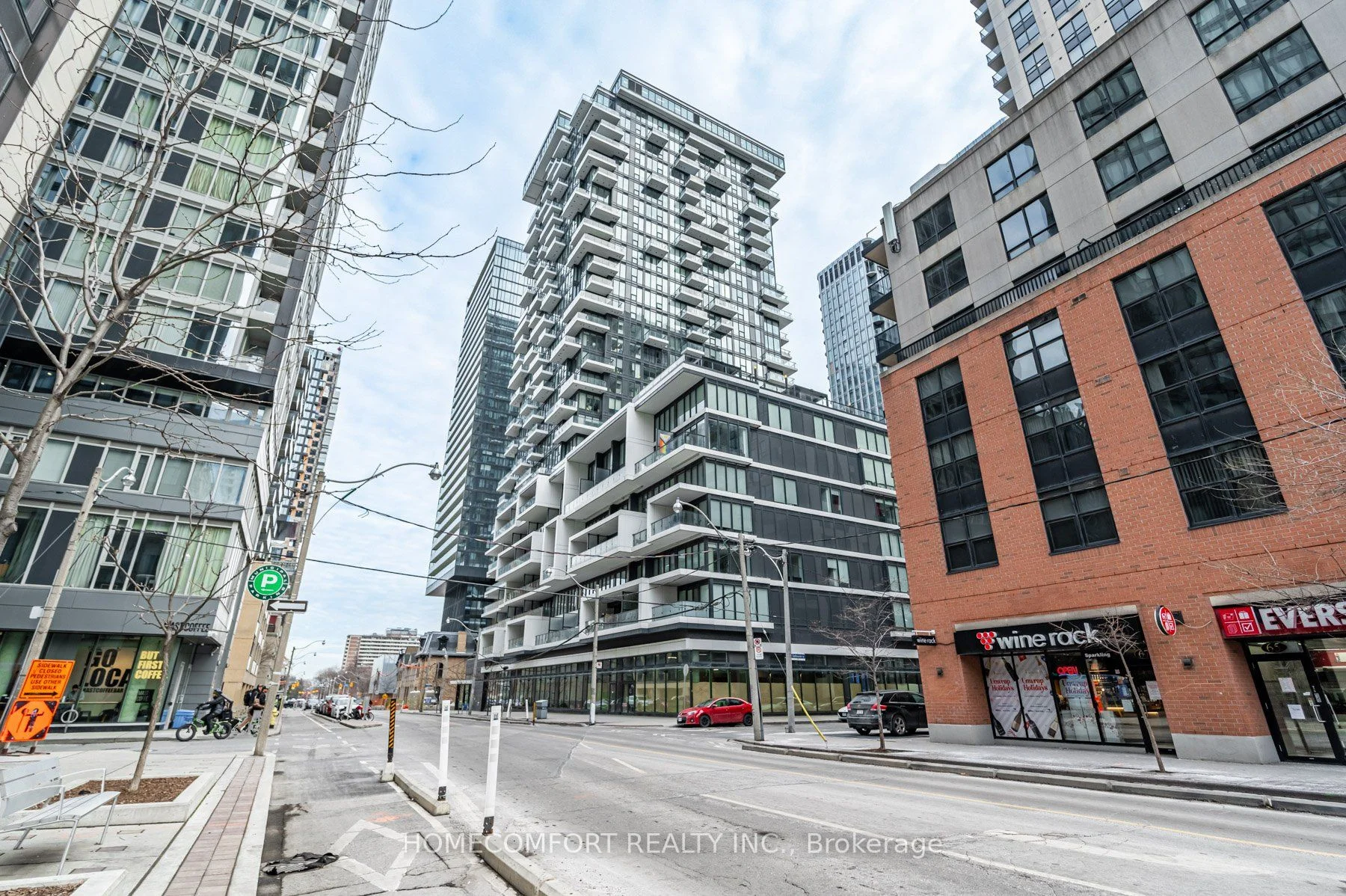 88 Queen Street E 2211, Toronto C08, On M5h 2m5