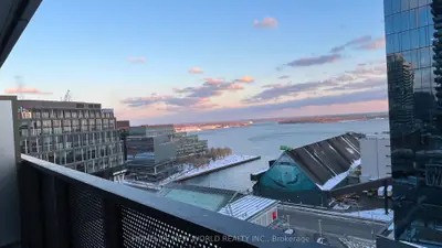 138 Downes Street 1709, Toronto C08, On M5e 0e4
