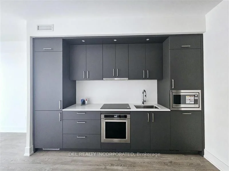10 Inn On The Park Drive 1607, Toronto C13, On M3c 0p9