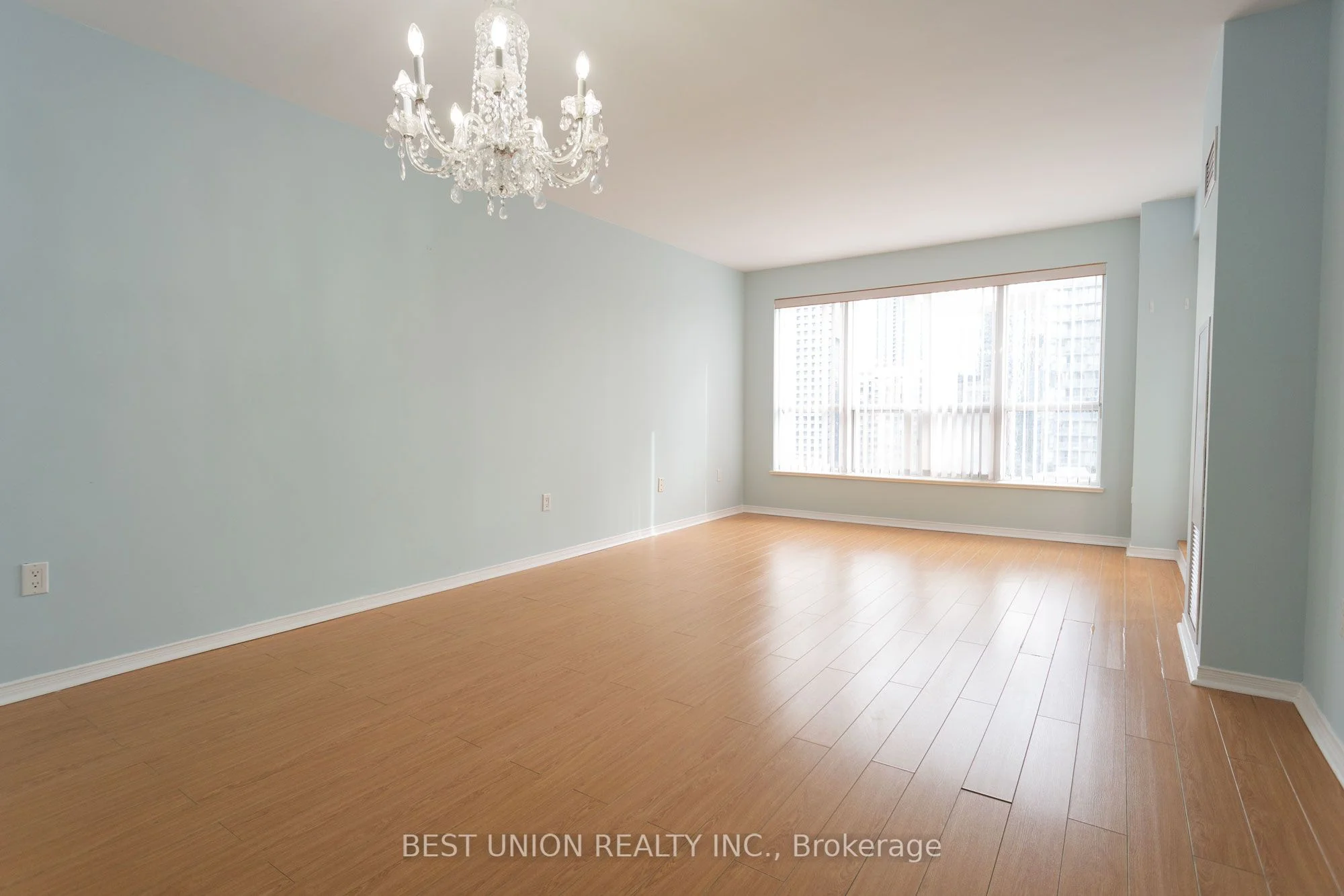 909 Bay Street 2206, Toronto C01, ON M5S 3G2