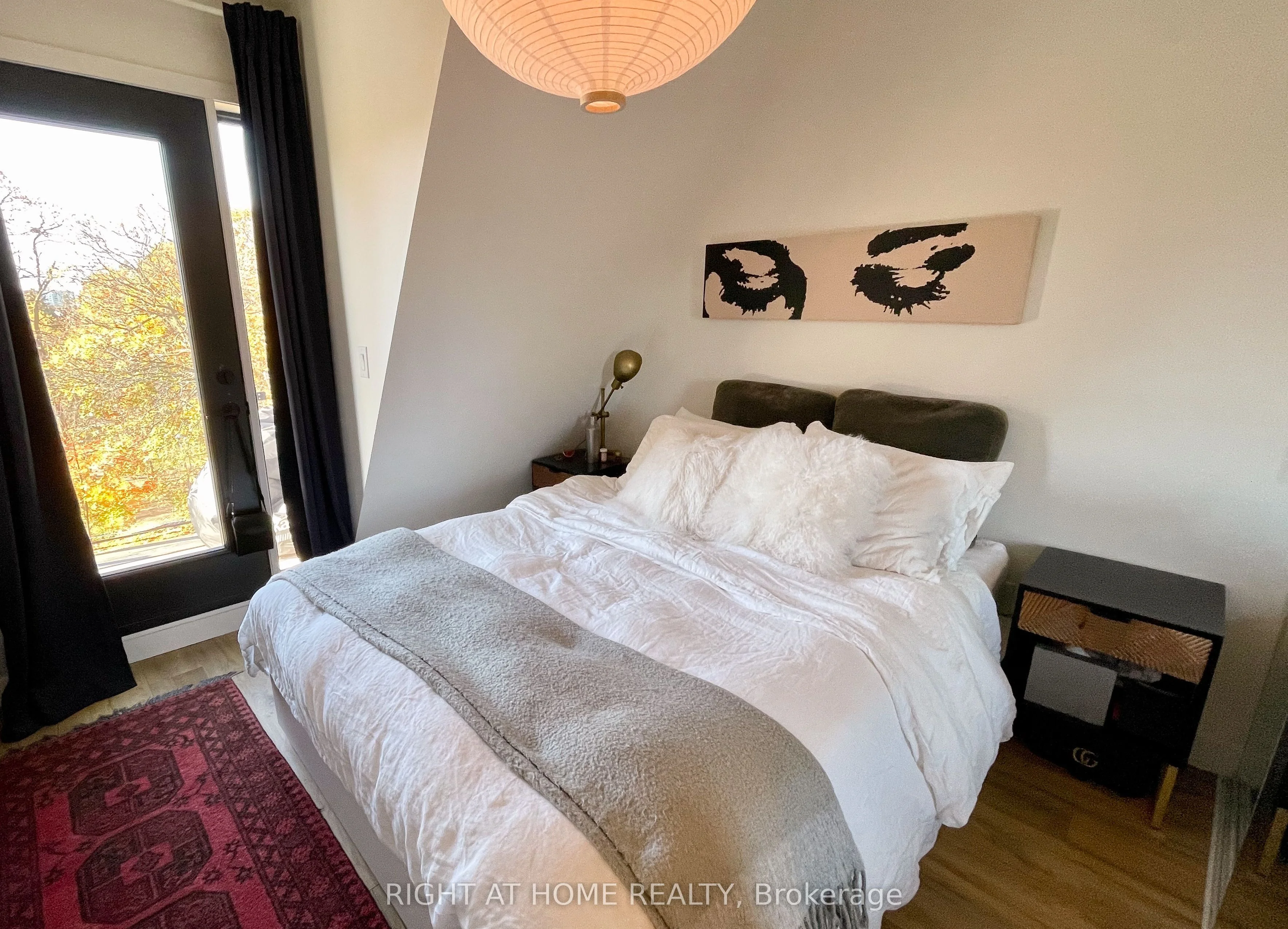 435 Grace Street 3, Toronto C02, ON M6G 3A8