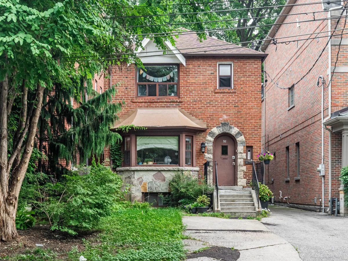 Triplex in Toronto