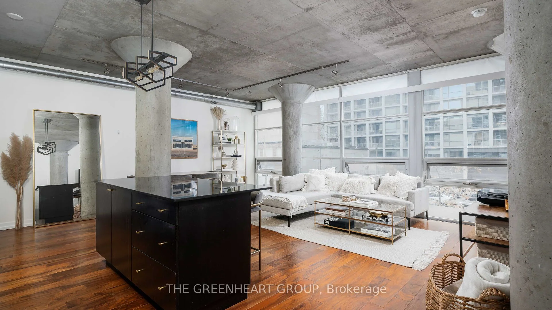 42 Camden Street 201, Toronto C01, ON M5V 1V1